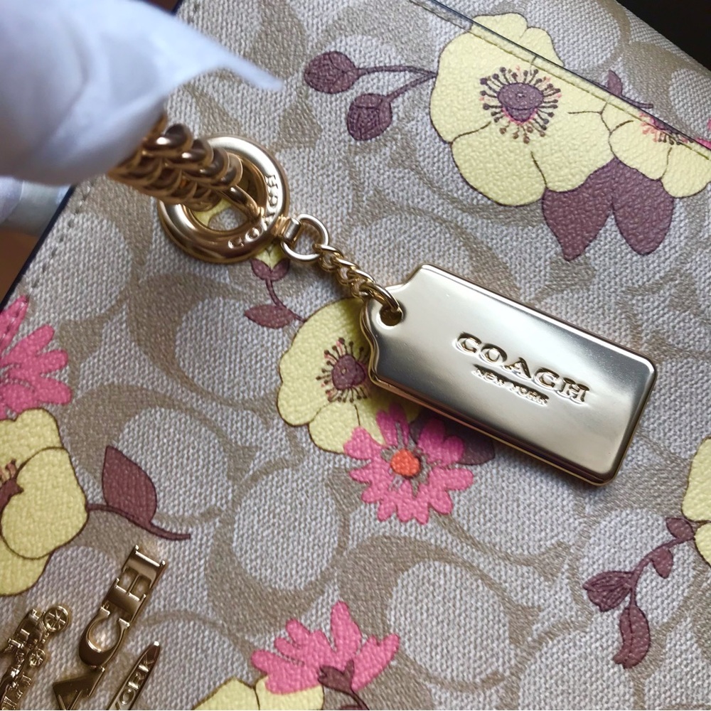 Coach Cammie Chain Tote In Signature Canvas With Floral Cluster Print - Picture 4 of 16